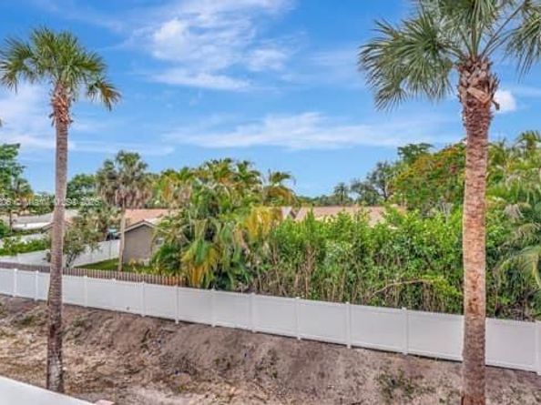 1563 NW 94th Way 09, Coral Springs FL 33071