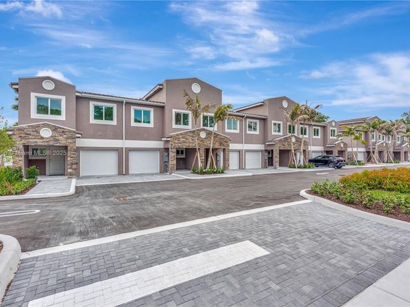 1563 NW 94th Way 09, Coral Springs FL 33071