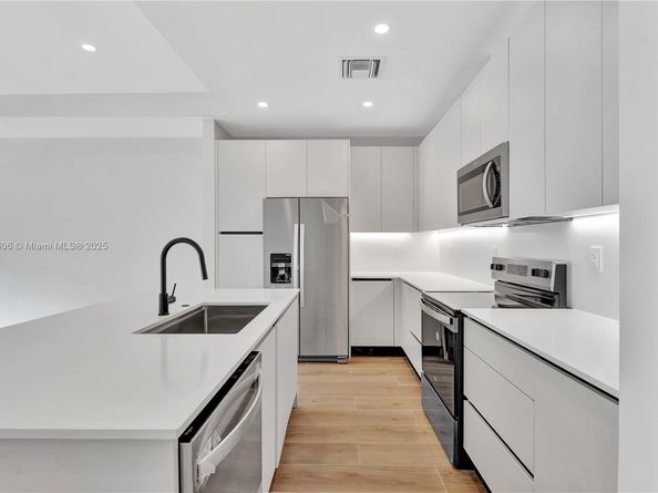 1563 NW 94th Way 09, Coral Springs FL 33071