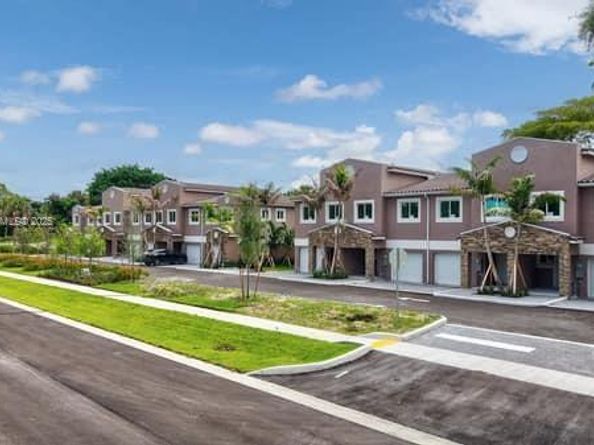 1563 NW 94th Way 09, Coral Springs FL 33071