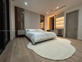 1021 W 46th St, Miami Beach FL 33140