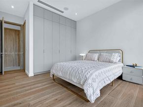 1021 W 46th St, Miami Beach FL 33140