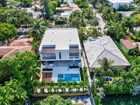 1021 W 46th St, Miami Beach FL 33140