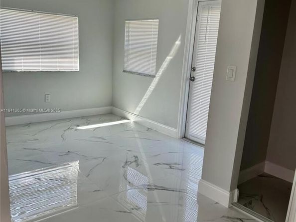 1130 SW 47th Ave, Plantation FL 33317