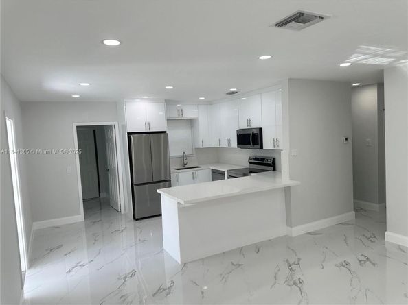 1130 SW 47th Ave, Plantation FL 33317