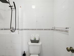 9074 NW 35th Pl, Sunrise FL 33351