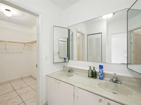9074 NW 35th Pl, Sunrise FL 33351