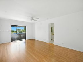 9074 NW 35th Pl, Sunrise FL 33351