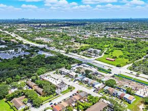 9074 NW 35th Pl, Sunrise FL 33351