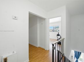 9074 NW 35th Pl, Sunrise FL 33351