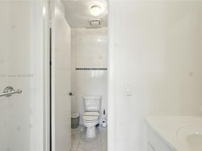 9074 NW 35th Pl, Sunrise FL 33351