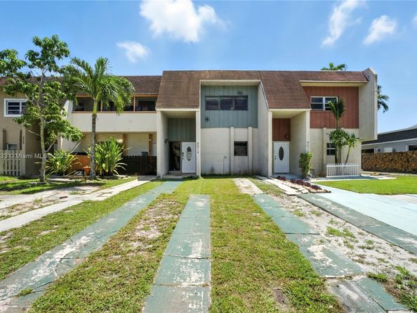 9074 NW 35th Pl, Sunrise FL 33351