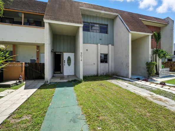 9074 NW 35th Pl, Sunrise FL 33351