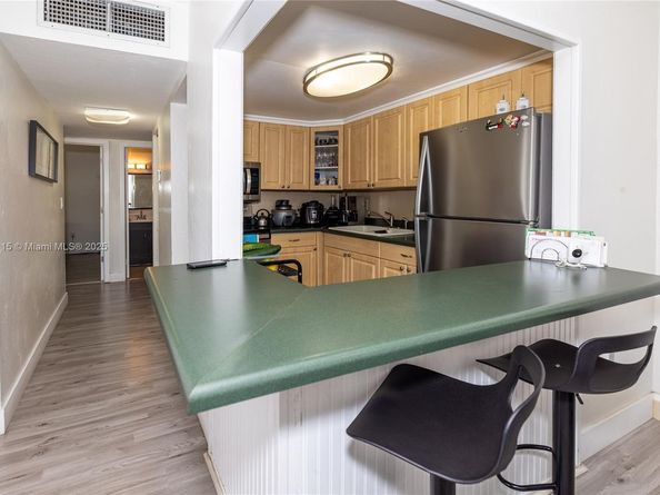 7823 Miller Dr C208, Miami FL 33155