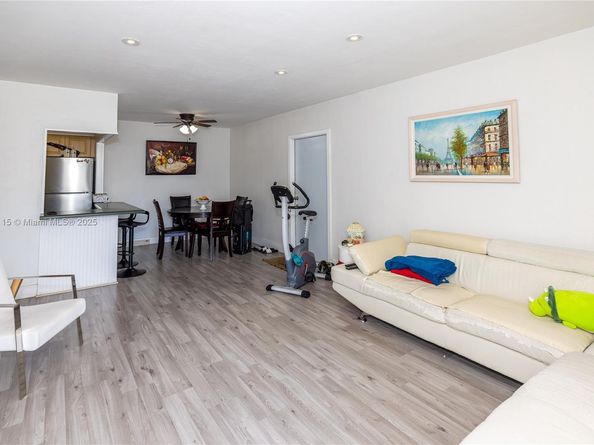 7823 Miller Dr C208, Miami FL 33155