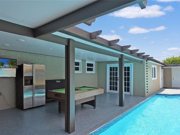 801 NW 172nd Ter, Miami Gardens FL 33169