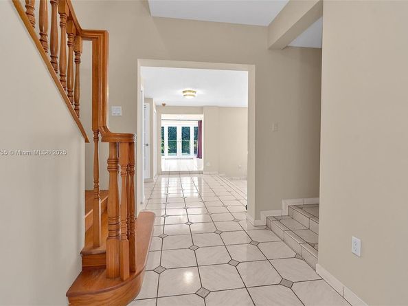 5309 Alton Rd, Miami Beach FL 33140