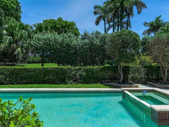 5309 Alton Rd, Miami Beach FL 33140
