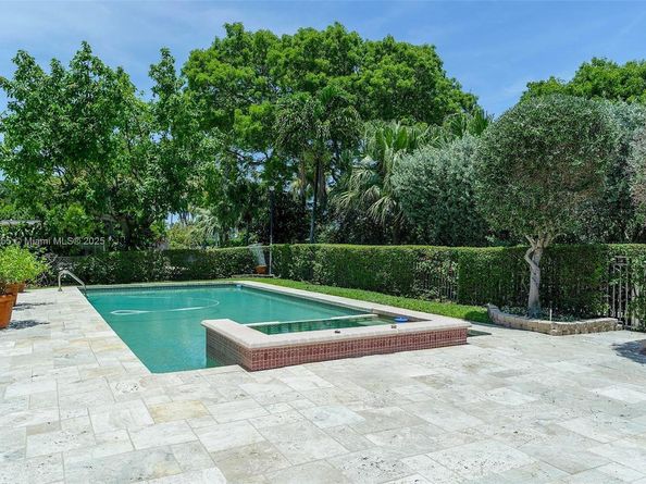 5309 Alton Rd, Miami Beach FL 33140