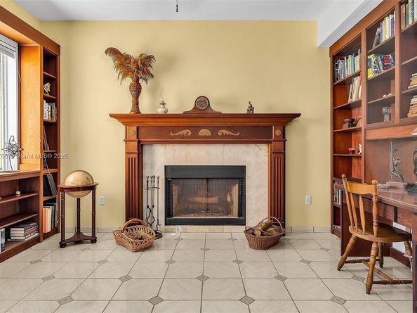 5309 Alton Rd, Miami Beach FL 33140