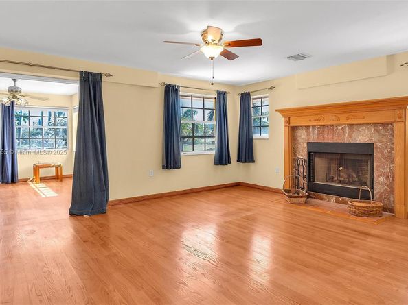 5309 Alton Rd, Miami Beach FL 33140