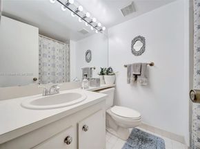 18224 Mediterranean Blvd 61706, Hialeah FL 33015