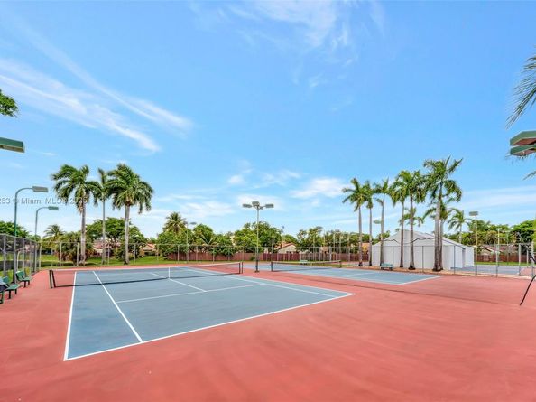 18224 Mediterranean Blvd 61706, Hialeah FL 33015