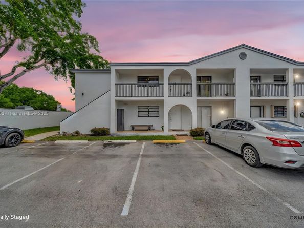 18224 Mediterranean Blvd 61706, Hialeah FL 33015