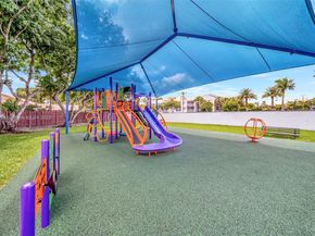 18224 Mediterranean Blvd 61706, Hialeah FL 33015
