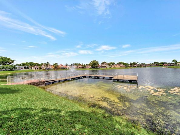 18224 Mediterranean Blvd 61706, Hialeah FL 33015