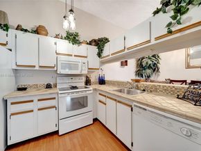 18224 Mediterranean Blvd 61706, Hialeah FL 33015