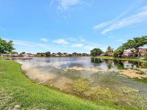 18224 Mediterranean Blvd 61706, Hialeah FL 33015
