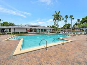 18224 Mediterranean Blvd 61706, Hialeah FL 33015