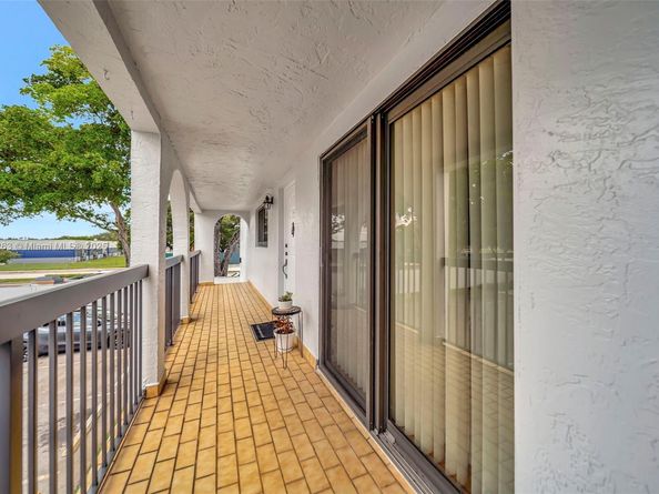 18224 Mediterranean Blvd 61706, Hialeah FL 33015
