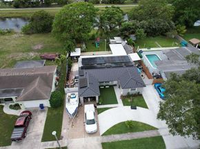 6582 NW 1st St, Margate FL 33063