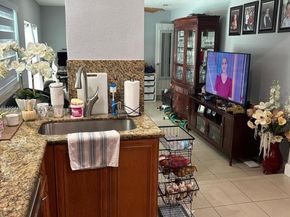 6582 NW 1st St, Margate FL 33063