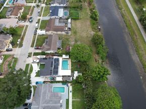 6582 NW 1st St, Margate FL 33063