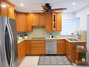 6582 NW 1st St, Margate FL 33063
