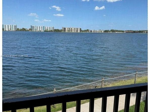 Undisclosed Address #A11573072, Oakland Park FL 33309
