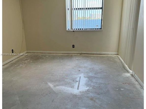 Undisclosed Address #A11573072, Oakland Park FL 33309