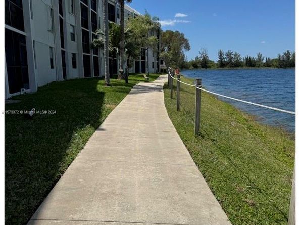 Undisclosed Address #A11573072, Oakland Park FL 33309