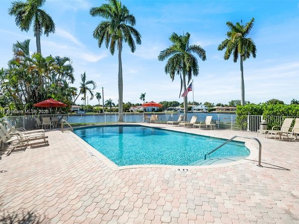 1881 Middle River Dr 605, Fort Lauderdale FL 33305