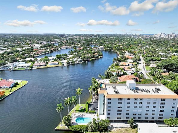 1881 Middle River Dr 605, Fort Lauderdale FL 33305