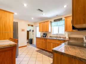 7500 Polk St, Hollywood FL 33024