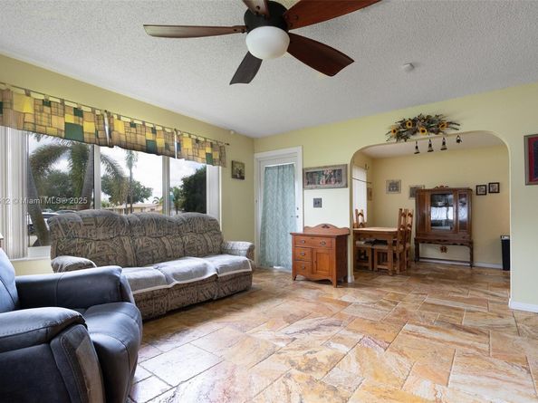 7500 Polk St, Hollywood FL 33024