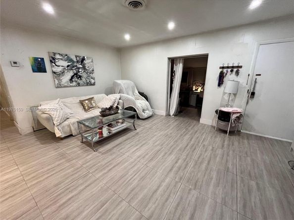 15801 SW 99th Pl, Miami FL 33157