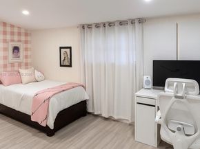 15801 SW 99th Pl, Miami FL 33157