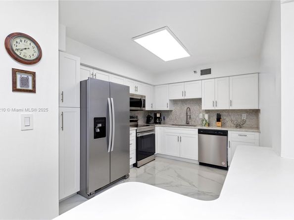 3530 Mystic Pointe Dr 2108, Aventura FL 33180