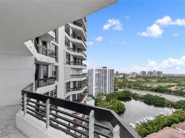 3530 Mystic Pointe Dr 2108, Aventura FL 33180