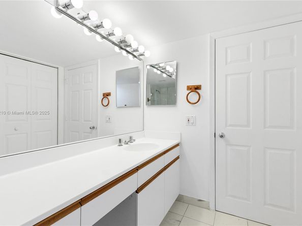 3530 Mystic Pointe Dr 2108, Aventura FL 33180